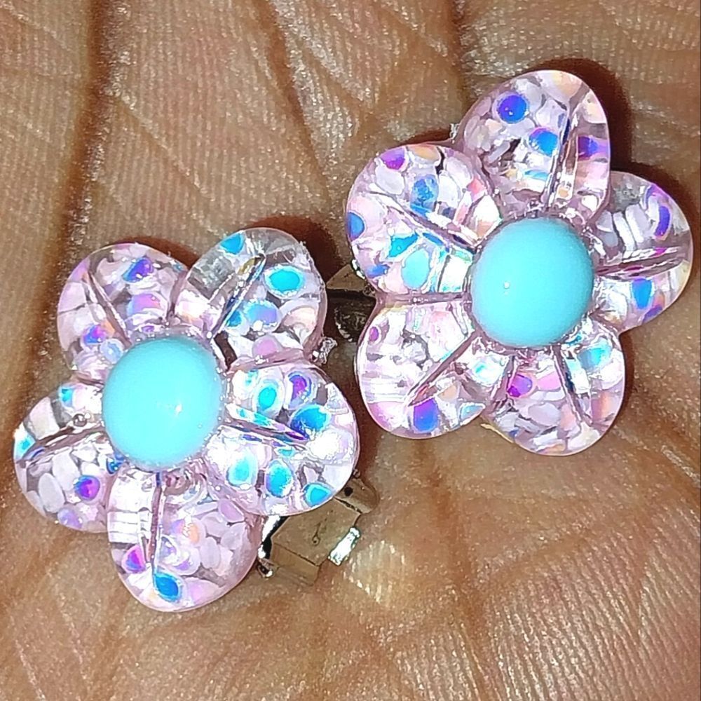 Beautiful girls floral clip-on earrings for kids - Picture 2 of 4
